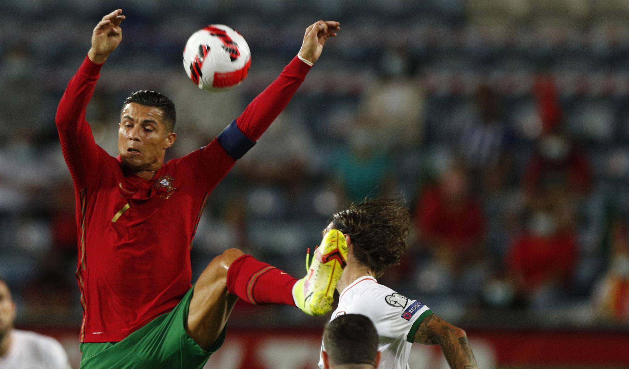 九游中国站包含清晨金州勇士绝杀压哨C罗赛事官方发布高光表现新规，网友：赛前孟菲斯灰熊调整名单以备法甲的词条